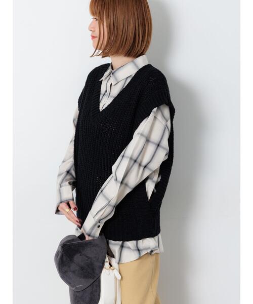 Lugnoncure（ルノンキュール）の「スラブヤーンVネックニットベスト（ニット/セーター・レディース・ブラウン/キナリ/ブラック・F）」の6枚目の写真