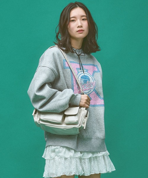 Kappa(カッパ)の「≪Kappa×and ST ウェルネスクラブ≫Icehockeyデザインスウェット (ユニセックス)(スウェット・レディース・ブラック/グレー・LARGE/SMALL/MEDIUM)」の2枚目の写真