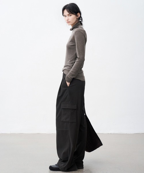 tageechita(タジチタ)の「【tageechita】コーデュロイ ミドルライズ ワイドストレート カーゴパンツ(その他パンツ・レディース・ダークブラウン・S/M/L)」の14枚目の写真