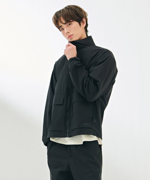 CHASECULT（チェイスカルト）の「男性ハイネックアウトポケットジャンパー-DARK4113B03（ブルゾン・メンズ・ブラック・95/105/100）」の3枚目の写真