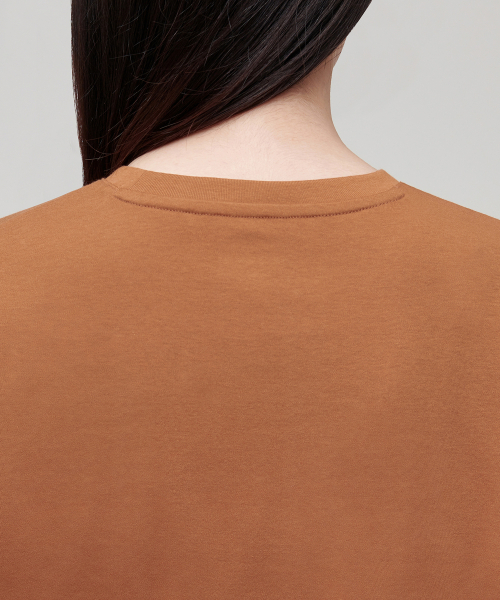 MUSINSA STANDARD WOMAN（ムシンサスタンダードウーマン）の「ウィメンズベーシッククルーネックTシャツ[ブラウン]（Tシャツ/カットソー・レディース・その他・X-SMALL）」の4枚目の写真