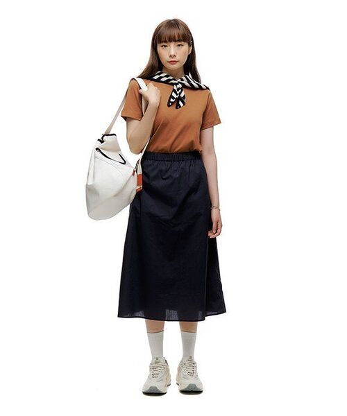 MUSINSA STANDARD WOMAN（ムシンサスタンダードウーマン）の「ウィメンズベーシッククルーネックTシャツ[ブラウン]（Tシャツ/カットソー・レディース・その他・X-SMALL）」の7枚目の写真
