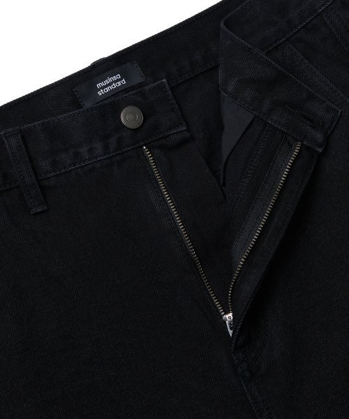 MUSINSA STANDARD（ムシンサスタンダード）の「ツイストセミバルーンデニムパンツ[ウォッシュドブラック]（デニムパンツ・メンズ・その他・38/42/36/34/32/29/30/31/33/26/27/28）」の9枚目の写真