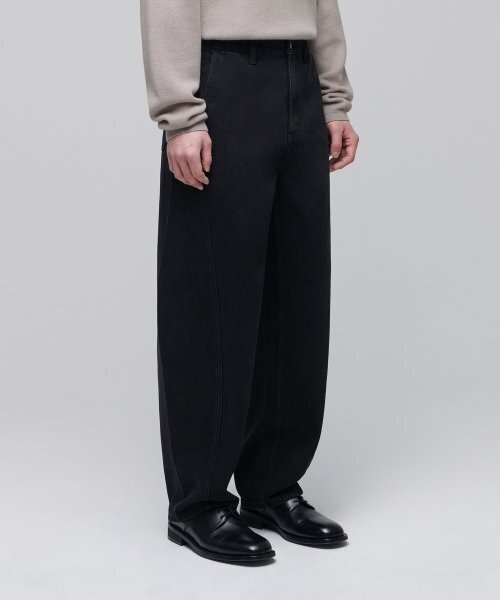 MUSINSA STANDARD（ムシンサスタンダード）の「ツイストセミバルーンデニムパンツ[ウォッシュドブラック]（デニムパンツ・メンズ・その他・38/42/36/34/32/29/30/31/33/26/27/28）」の12枚目の写真