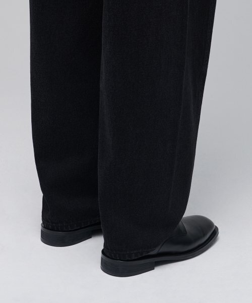 MUSINSA STANDARD（ムシンサスタンダード）の「ツイストセミバルーンデニムパンツ[ウォッシュドブラック]（デニムパンツ・メンズ・その他・38/42/36/34/32/29/30/31/33/26/27/28）」の13枚目の写真