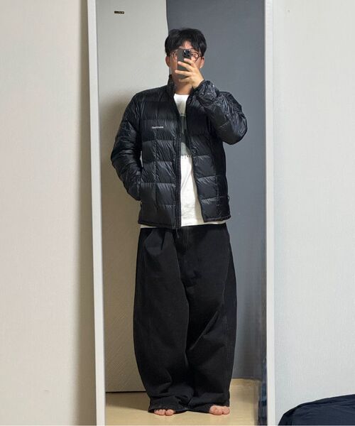 MUSINSA STANDARD（ムシンサスタンダード）の「ツイストセミバルーンデニムパンツ[ウォッシュドブラック]（デニムパンツ・メンズ・その他・38/42/36/34/32/29/30/31/33/26/27/28）」の15枚目の写真