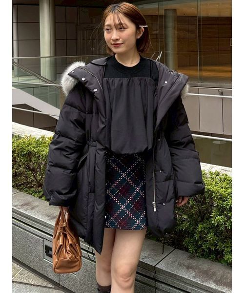 SNIDEL（スナイデル）の「オフショルレイヤードニットプルオーバー（ニット/セーター・レディース・ブラック/ホワイト/グリーン・F）」の18枚目の写真