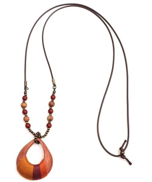 チチカカ(チチカカ)の「糸巻ウッドネックレス(ネックレス・レディース・マスタード/ターコイズブルー/ブルー・FREE)」の14枚目の写真