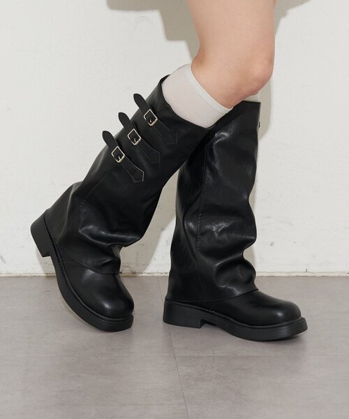 CIAOPANIC（チャオパニック）の「サイドベルトカバーロングブーツ（ブーツ・レディース・ブラック/ブラウン・35/37/39）」の2枚目の写真