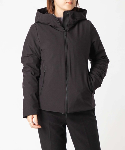 WOOLRICH（ウールリッチ）の「WOOLRICH Firth Parka in Tech Softshell  ウールリッチ ファース パーカ テック ソフトシェル ダウンジャケット（ダウンジャケット/コート・レディース・ネイビー/ブラック/クリーム・X-SMALL/SMALL/MEDIUM/LARGE）」の2枚目の写真