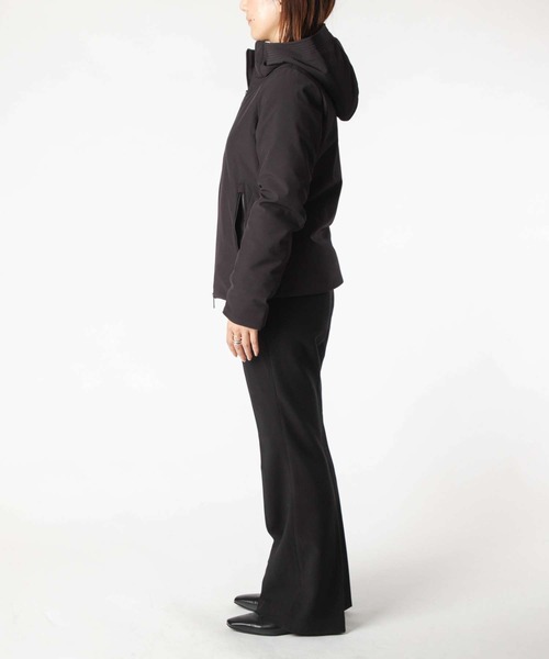 WOOLRICH（ウールリッチ）の「WOOLRICH Firth Parka in Tech Softshell  ウールリッチ ファース パーカ テック ソフトシェル ダウンジャケット（ダウンジャケット/コート・レディース・ネイビー/ブラック/クリーム・X-SMALL/SMALL/MEDIUM/LARGE）」の7枚目の写真