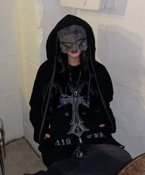 DAMISH(ダミシュ)の「クロスプリントリブニットジップアップ_ブラック(ニット/セーター・レディース・ブラック・FREE)」の2枚目の写真