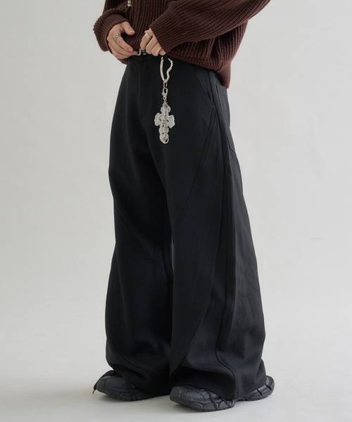 EPNK(イーピーエヌケー)の「Switching Curve Slacks /スイッチカーブスラックス(スラックス・メンズ・ブラック・SMALL/LARGE/MEDIUM)」の1枚目の写真