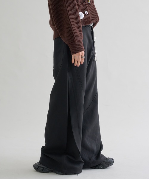 EPNK(イーピーエヌケー)の「Switching Curve Slacks /スイッチカーブスラックス(スラックス・メンズ・ブラック・SMALL/LARGE/MEDIUM)」の4枚目の写真