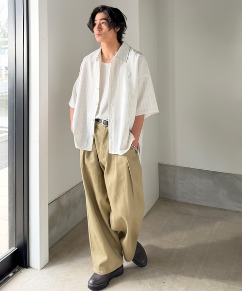 Java(ジャバ)の「《JaVaジャバコラボ》羽織りとしても重宝する、汎用性の高さが魅力!刺繍入り ヘリンボーン織ストライプ柄 オーバーサイズ半袖シャツ(シャツ/ブラウス・メンズ・イエロー/サックスブルー/オフホワイト/チャコールグレー・SMALL/MEDIUM/LARGE)」の21枚目の写真