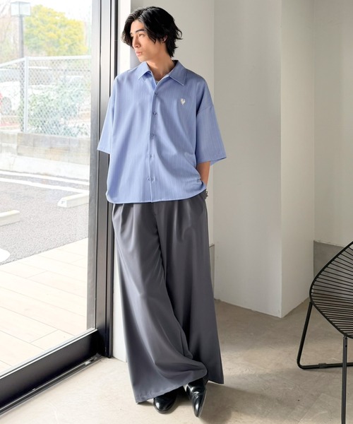 Java(ジャバ)の「《JaVaジャバコラボ》羽織りとしても重宝する、汎用性の高さが魅力!刺繍入り ヘリンボーン織ストライプ柄 オーバーサイズ半袖シャツ(シャツ/ブラウス・メンズ・イエロー/サックスブルー/オフホワイト/チャコールグレー・SMALL/MEDIUM/LARGE)」の6枚目の写真
