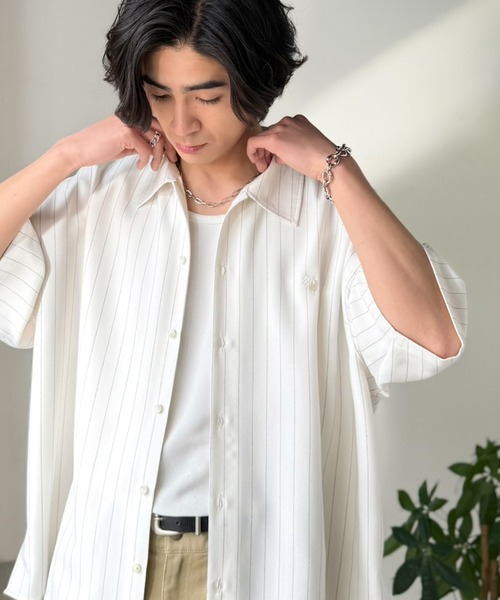 Java(ジャバ)の「《JaVaジャバコラボ》羽織りとしても重宝する、汎用性の高さが魅力!刺繍入り ヘリンボーン織ストライプ柄 オーバーサイズ半袖シャツ(シャツ/ブラウス・メンズ・イエロー/サックスブルー/オフホワイト/チャコールグレー・SMALL/MEDIUM/LARGE)」の20枚目の写真