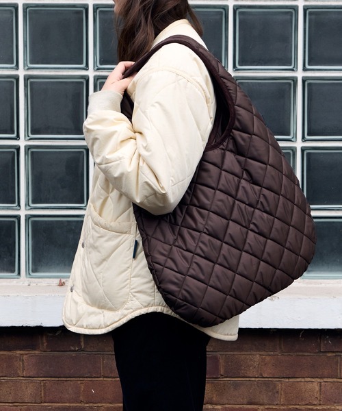 LAVENHAM（ラベンハム）の「Quilted Round Bag Unisex / キルテッド ラウンド バッグ ユニセックス（ショルダーバッグ・レディース・オフホワイト/ブラウン・ONE SIZE）」の15枚目の写真