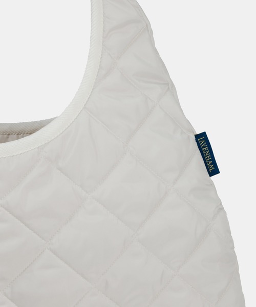 LAVENHAM（ラベンハム）の「Quilted Round Bag Unisex / キルテッド ラウンド バッグ ユニセックス（ショルダーバッグ・レディース・オフホワイト/ブラウン・ONE SIZE）」の13枚目の写真