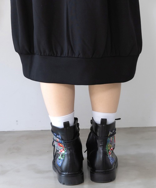 セール】553278：箔プリントシャンデリア フリル裏毛ワンピース