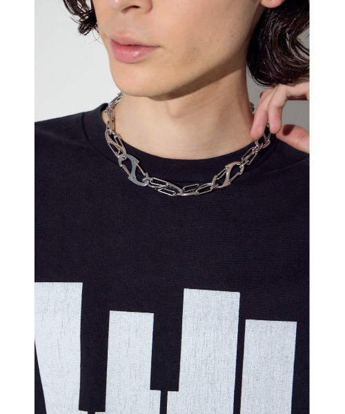 AZUL by moussy（アズールバイマウジー）の「ツイストスパインネックレス（ネックレス・メンズ・シルバー・FREE）」の2枚目の写真