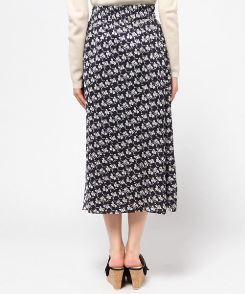 Kastane(カスタネ)の「花柄スリットロングスカート(スカート・レディース・ブルー系その他/ホワイト系その他・FREE)」の5枚目の写真