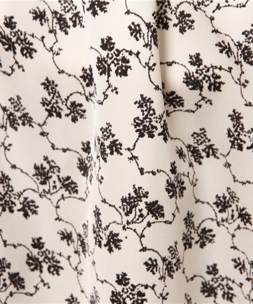 Kastane(カスタネ)の「花柄スリットロングスカート(スカート・レディース・ブルー系その他/ホワイト系その他・FREE)」の12枚目の写真