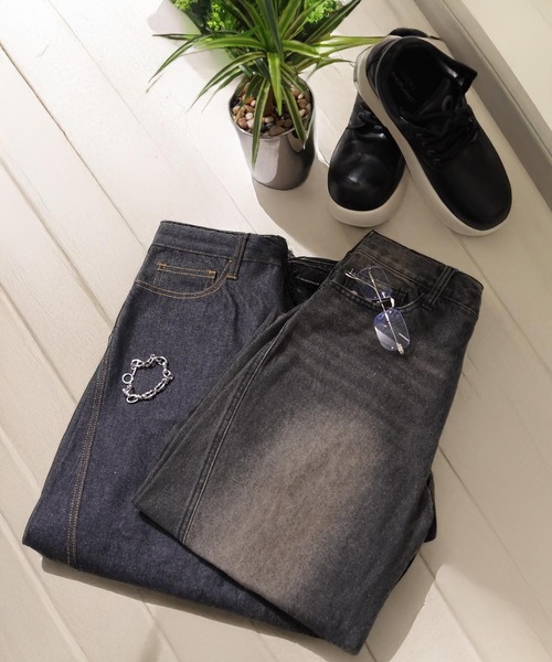 1111clothing(ワンフォークロージング)の「デニム バギー カーブパンツ / Denim Baggy Curve Pants(デニムパンツ・メンズ・インディゴブルー/ブラック・L/M)」の3枚目の写真