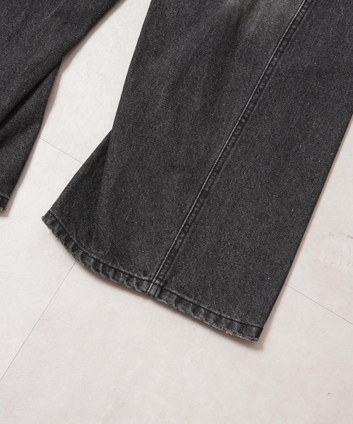 1111clothing(ワンフォークロージング)の「デニム バギー カーブパンツ / Denim Baggy Curve Pants(デニムパンツ・メンズ・インディゴブルー/ブラック・L/M)」の11枚目の写真