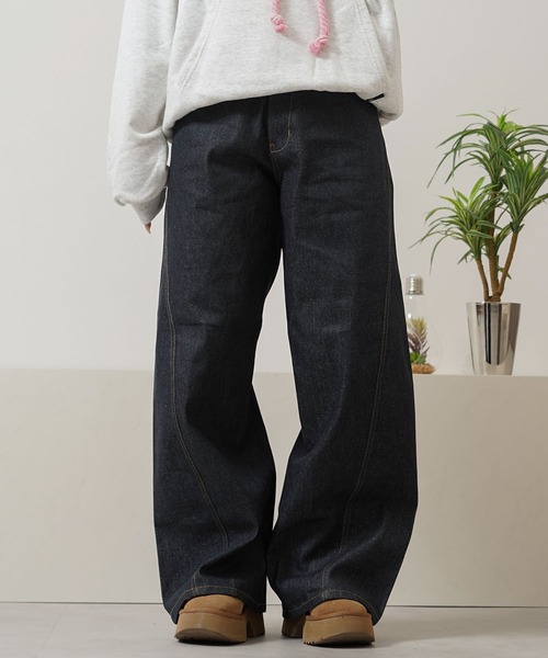 1111clothing(ワンフォークロージング)の「デニム バギー カーブパンツ / Denim Baggy Curve Pants(デニムパンツ・メンズ・インディゴブルー/ブラック・L/M)」の22枚目の写真