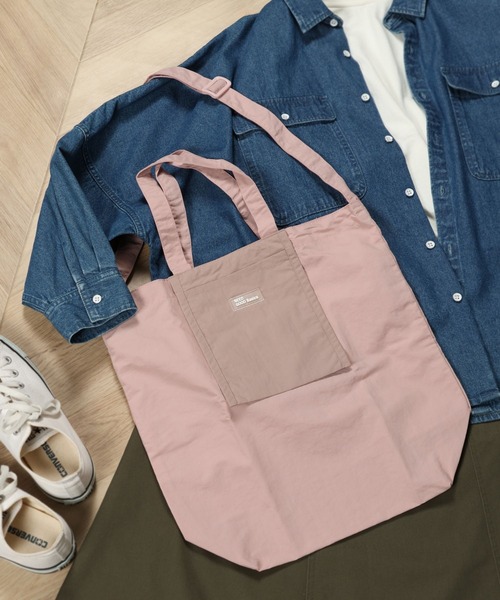 studio CLIP（スタディオクリップ）の「2WAYナイロントート6（トートバッグ・レディース・ベージュ/ライトブルー/グリーン/ピンク・FREE）」の4枚目の写真