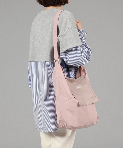 studio CLIP（スタディオクリップ）の「2WAYナイロントート6（トートバッグ・レディース・ベージュ/ライトブルー/グリーン/ピンク・FREE）」の5枚目の写真