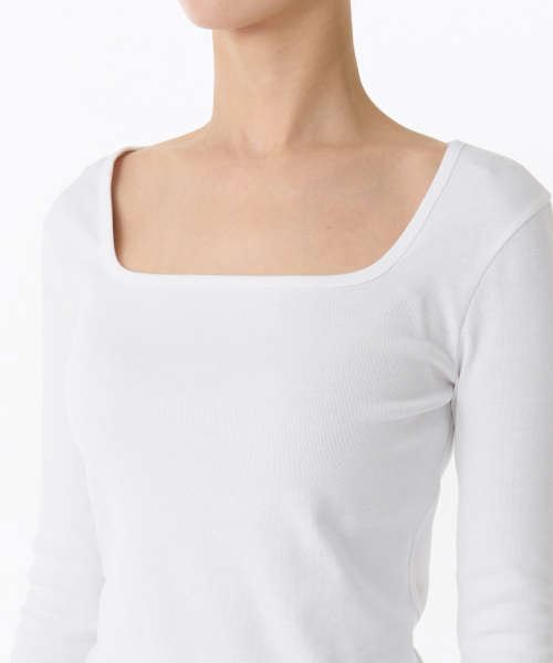 MUSINSA STANDARD WOMAN（ムシンサスタンダードウーマン）の「ウィメンズスリムスクエアネック長袖Tシャツ[ホワイト]（Tシャツ/カットソー・レディース・その他・X-SMALL/SMALL/MEDIUM/LARGE）」の3枚目の写真