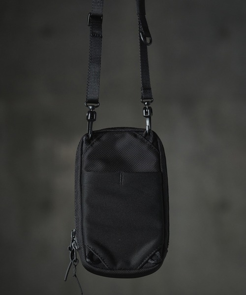 WEXLEY(ウェクスレイ)の「WEXLEY / VERTICAL SLING Japan Limited Edition(ショルダーバッグ・メンズ・ブラック・FREE)」の4枚目の写真