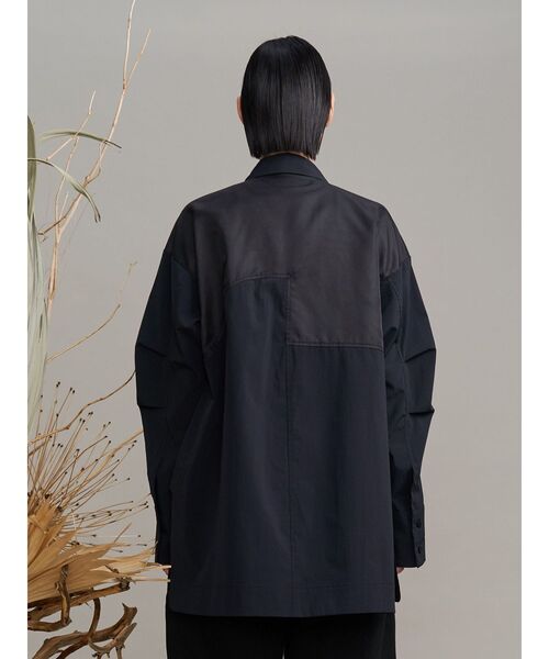 UN3D.(アンスリード)の「ART DOCKING SH / アートドッキングシャツ(シャツ/ブラウス・レディース・ホワイト/ブラック/カーキ・36/38)」の18枚目の写真