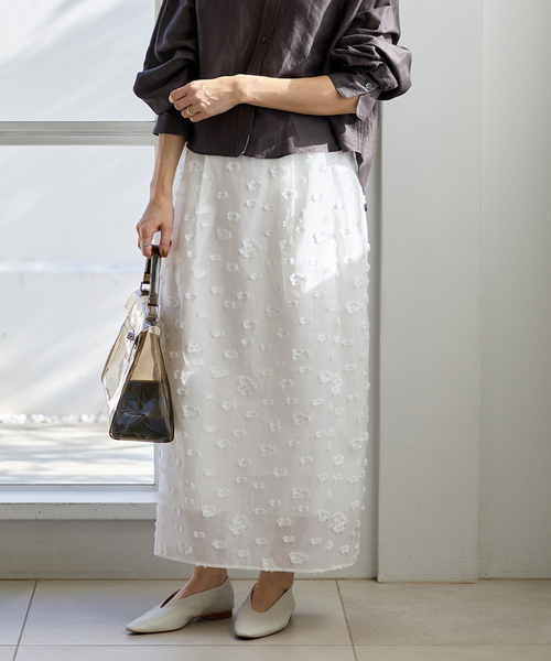 IENA（イエナ）の「フラワージャガードタックスカート（スカート・レディース・ブラック/ホワイト・36/38）」の18枚目の写真