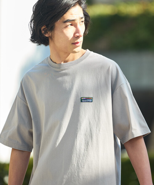 FREAK'S STORE(フリークスストア)の「限定展開 STORATECH/ストラテック ビッグシルエット ワンポイントロゴ Tシャツ/抗菌/防臭/制菌/UVカット/接触冷感/吸水速乾(Tシャツ/カットソー・メンズ・グレイッシュベージュ/ホワイト/ブラック/スミクロ/ブラック系その他・SMALL/X-LARGE/LARGE/MEDIUM)」の5枚目の写真
