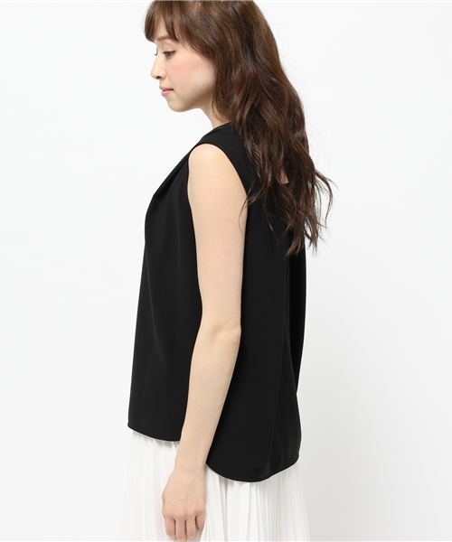 Rose Tiara（ローズティアラ）の「トレンドのセットアップスタイルが叶う二重織ノースリーブブラウス（シャツ/ブラウス・レディース・ブラック/ベージュ・38/46/42）」の4枚目の写真