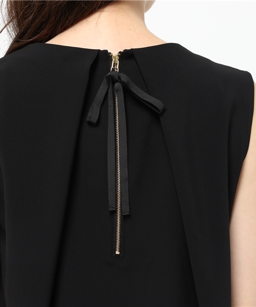 Rose Tiara（ローズティアラ）の「トレンドのセットアップスタイルが叶う二重織ノースリーブブラウス（シャツ/ブラウス・レディース・ブラック/ベージュ・38/46/42）」の7枚目の写真