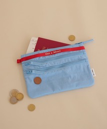 Out n About（アウトナバウト）の「3zipポーチ（ポーチ）」