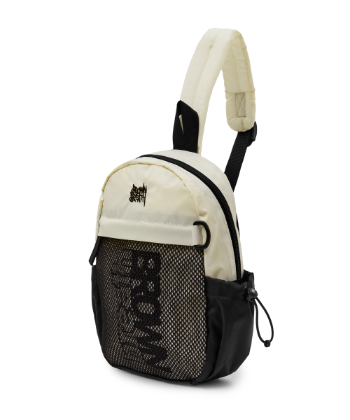 BROWNBREATH KIDS(ブラウンブレスキッズ)の「KIDS TAG MESH SLING BAG - IVORY(メッセンジャーバッグ・レディース・その他・ONE)」の2枚目の写真