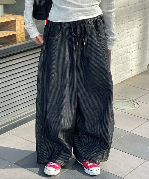 CIAOPANIC(チャオパニック)の「【cian denim/シアンデニム】切替スーパーワイドバルーンデニムパンツ(デニムパンツ・レディース・ブルー/グレー/ブラック/ネイビー/ホワイト/ブラウン・MEDIUM/SMALL/X-SMALL)」の12枚目の写真