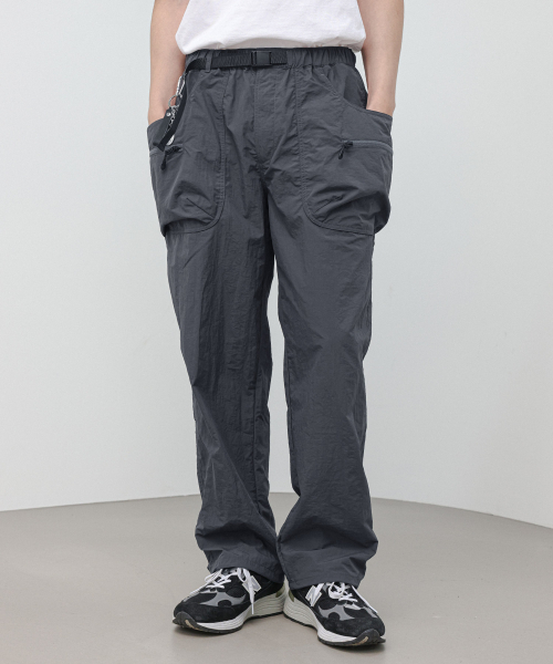 MODERMENT（モダーメント）の「[ナイロン] ベルト付きテックカーゴストリングパンツ [チャコール]（スウェットパンツ・レディース・その他・MEDIUM/LARGE/X-LARGE）」の2枚目の写真