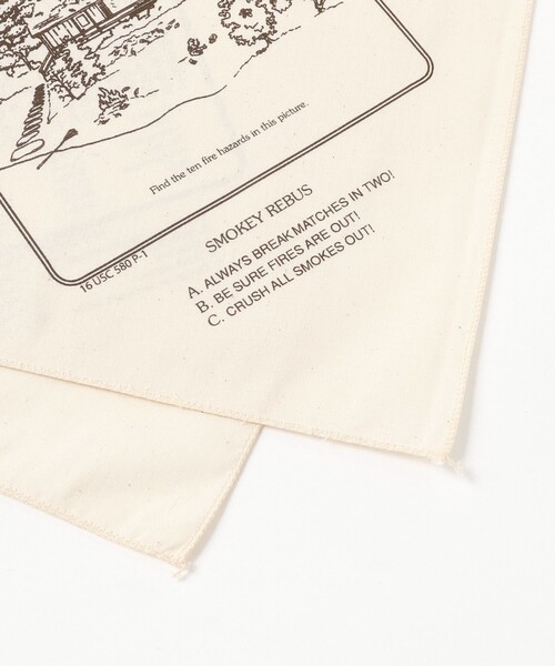 BEAMS BOY（ビームスボーイ）の「THE PRINTED IMAGE / SMOKEY BEAR（バンダナ/スカーフ・レディース・ベージュ・ONE SIZE）」の2枚目の写真