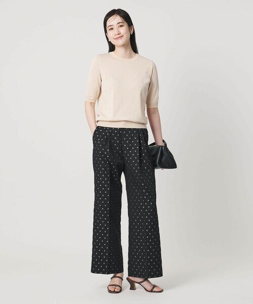 UNITED ARROWS（ユナイテッドアローズ）の「フラワー ジャガード 2タック ワイドパンツ ‐ウォッシャブル‐（スラックス・レディース・ネイビー/ブラック・34/40/36/38）」の4枚目の写真