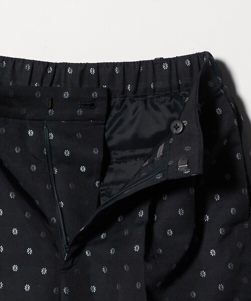 UNITED ARROWS（ユナイテッドアローズ）の「フラワー ジャガード 2タック ワイドパンツ ‐ウォッシャブル‐（スラックス・レディース・ネイビー/ブラック・34/40/36/38）」の10枚目の写真