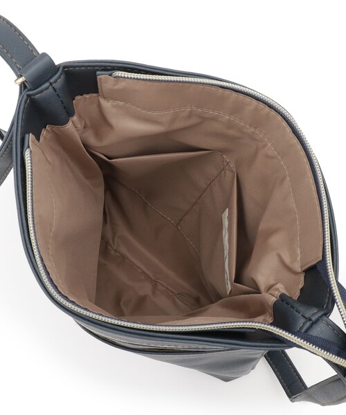 SHOO・LA・RUE（シューラルー）の「【8ポケット/ギフトにも】すっきり見えのショルダーバッグ（ショルダーバッグ・レディース・ブラック/ベージュ/イエロー/アイボリー/ブルー/グリーン・00）」の17枚目の写真