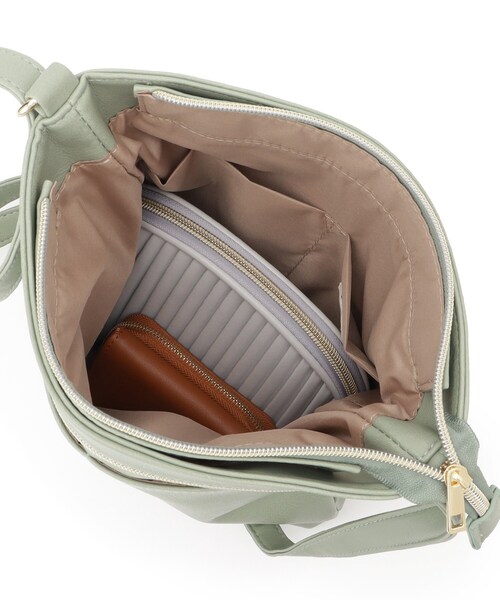 SHOO・LA・RUE（シューラルー）の「【8ポケット/ギフトにも】すっきり見えのショルダーバッグ（ショルダーバッグ・レディース・ブラック/ベージュ/イエロー/アイボリー/ブルー/グリーン・00）」の18枚目の写真