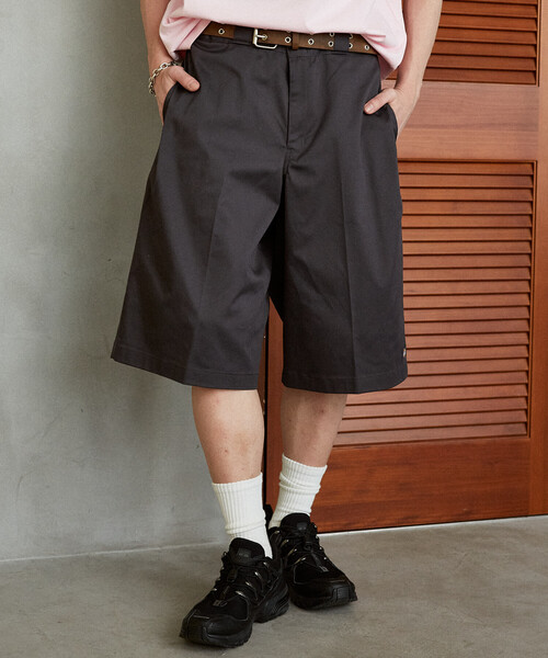 Dickies(ディッキーズ)の「Dickies × PUBLUX/ディッキーズ 別注 バギーショーツ 限定展開(チノパンツ・メンズ・アニマル/ベージュ/ブラック/グレー・S/L/M)」の8枚目の写真