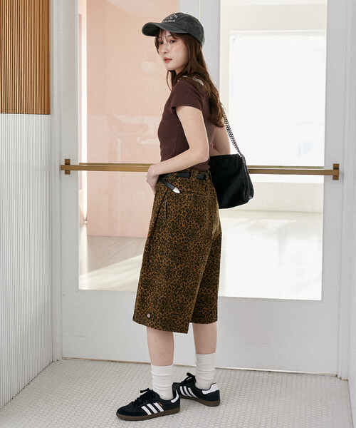 Dickies(ディッキーズ)の「Dickies × PUBLUX/ディッキーズ 別注 バギーショーツ 限定展開(チノパンツ・メンズ・アニマル/ベージュ/ブラック/グレー・S/L/M)」の13枚目の写真